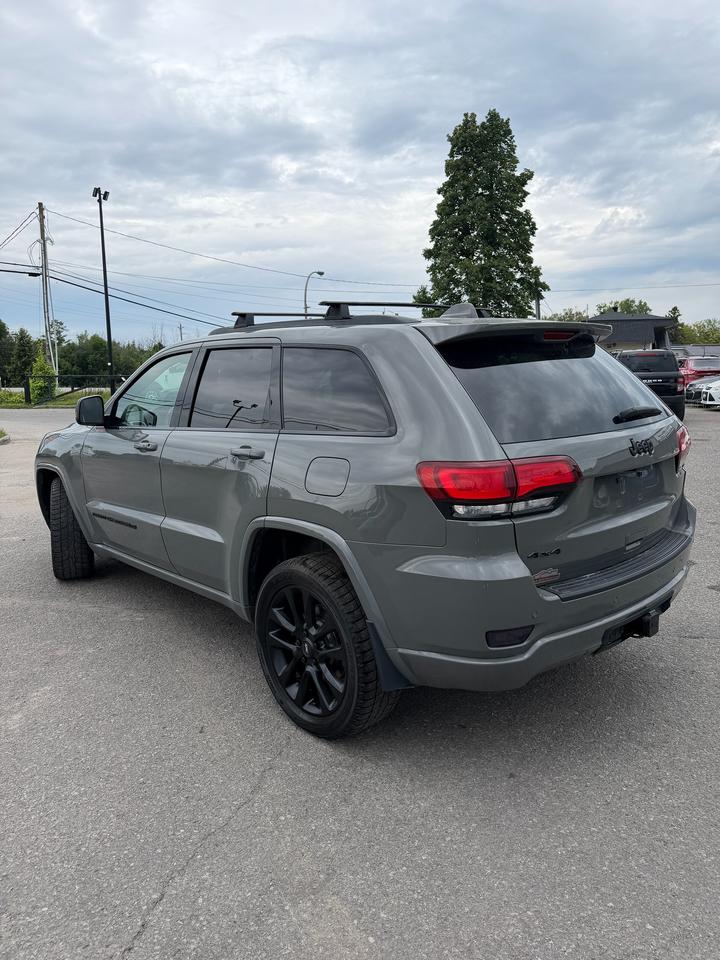 2022 Jeep Grand Cherokee ALTITUDE 4X4 Photo2