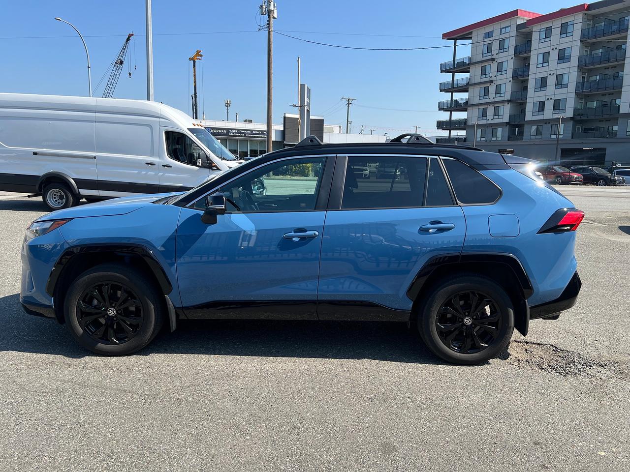 2023 Toyota RAV4 HYBRID XSE AWD Photo3