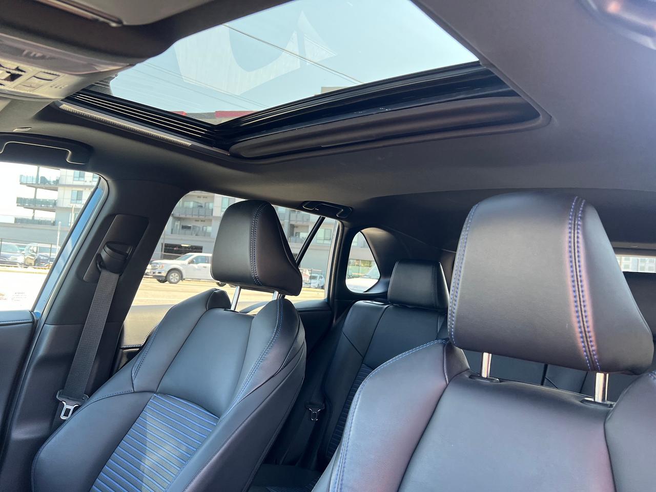 2023 Toyota RAV4 HYBRID XSE AWD Photo