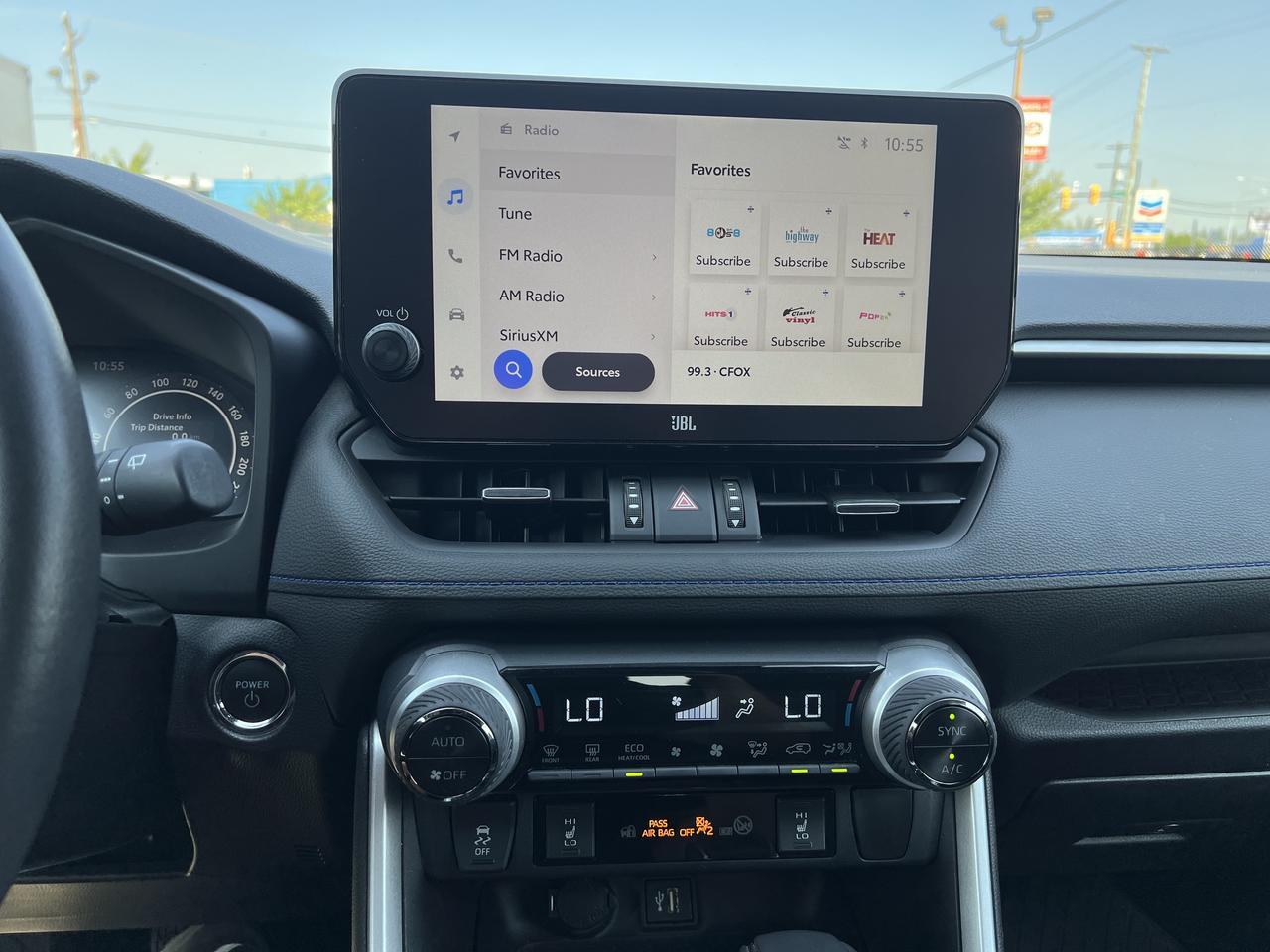 2023 Toyota RAV4 HYBRID XSE AWD Photo