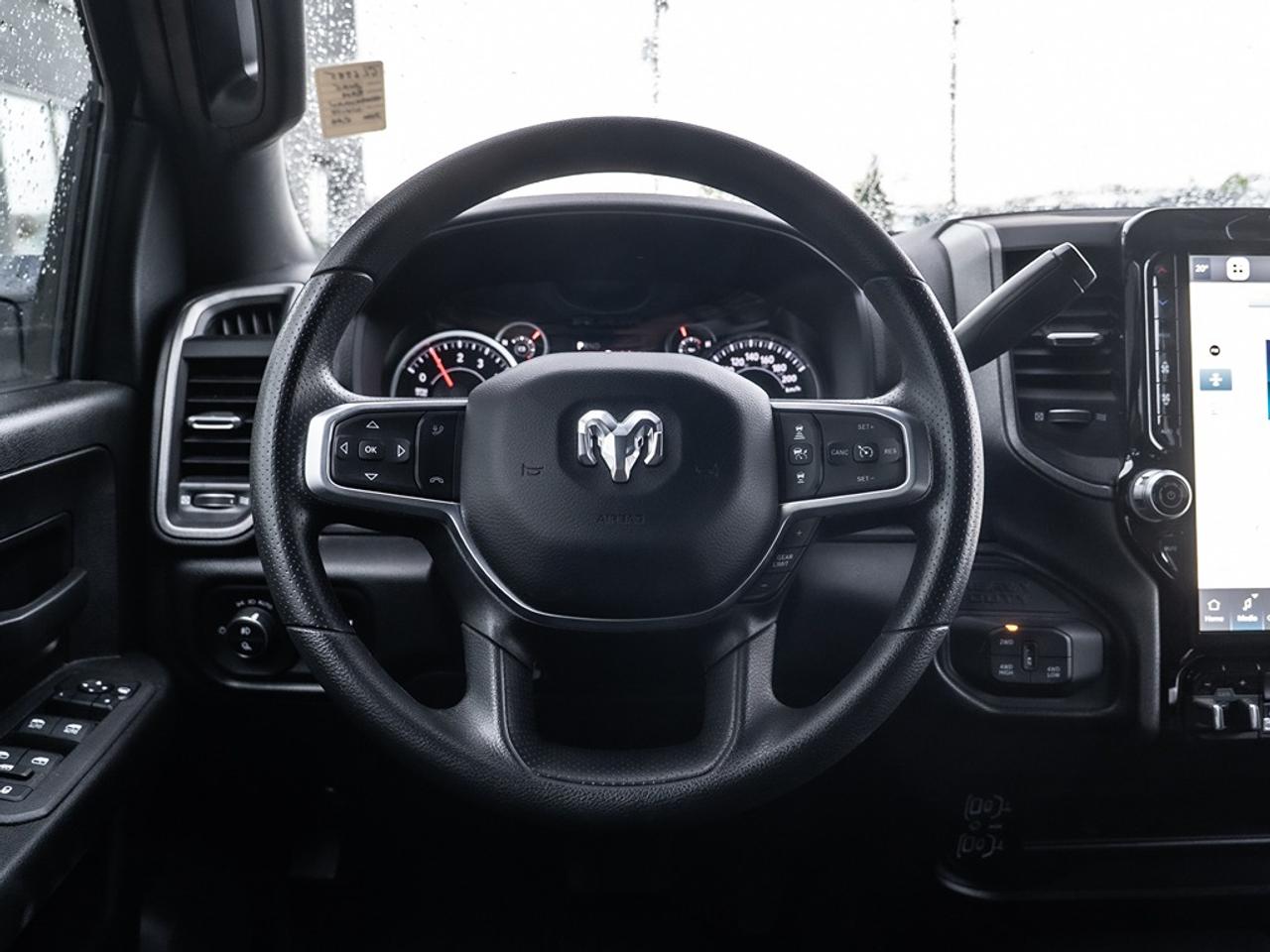 2025 RAM 2500 Tradesman 4x4 Crew Cab 8' Box Photo32