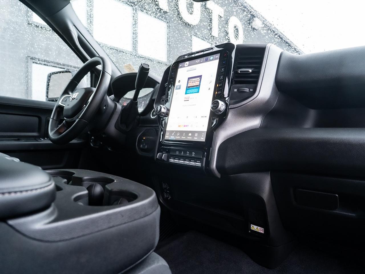 2025 RAM 2500 Tradesman 4x4 Crew Cab 8' Box Photo43