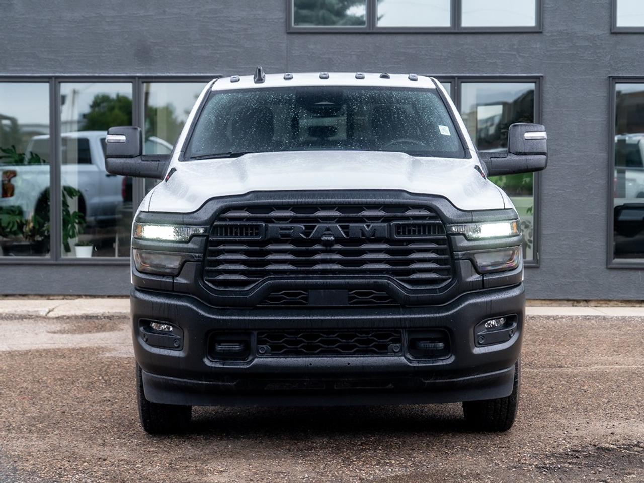 2025 RAM 2500 Tradesman 4x4 Crew Cab 8' Box Photo24