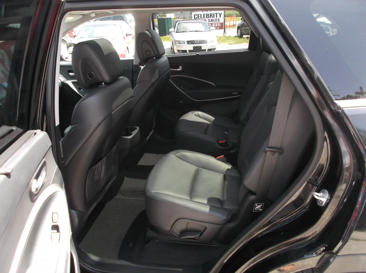 2017 Hyundai Santa Fe XL SE AWD 3 ROW Photo