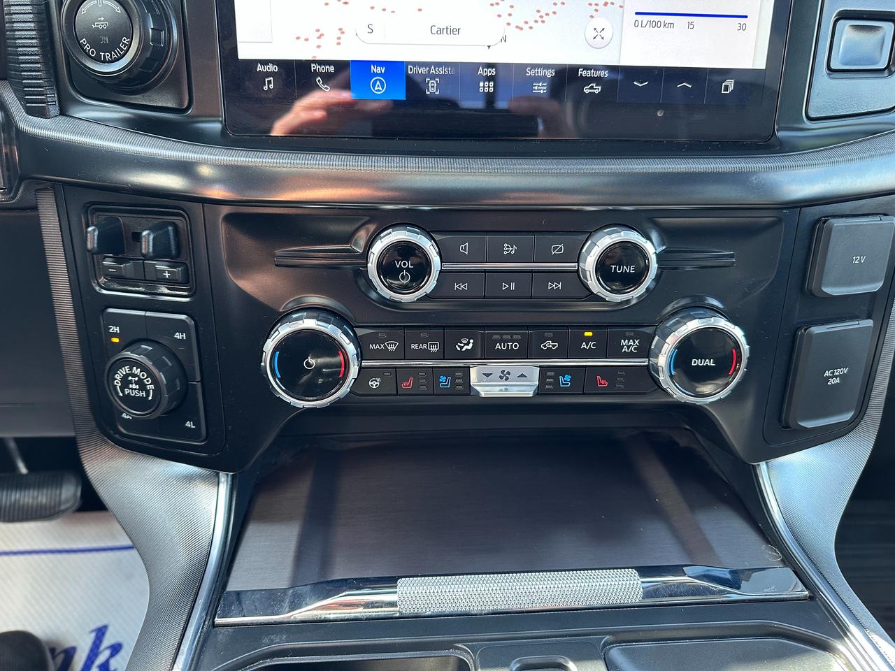 2024 Ford F-150 Platinum Photo5