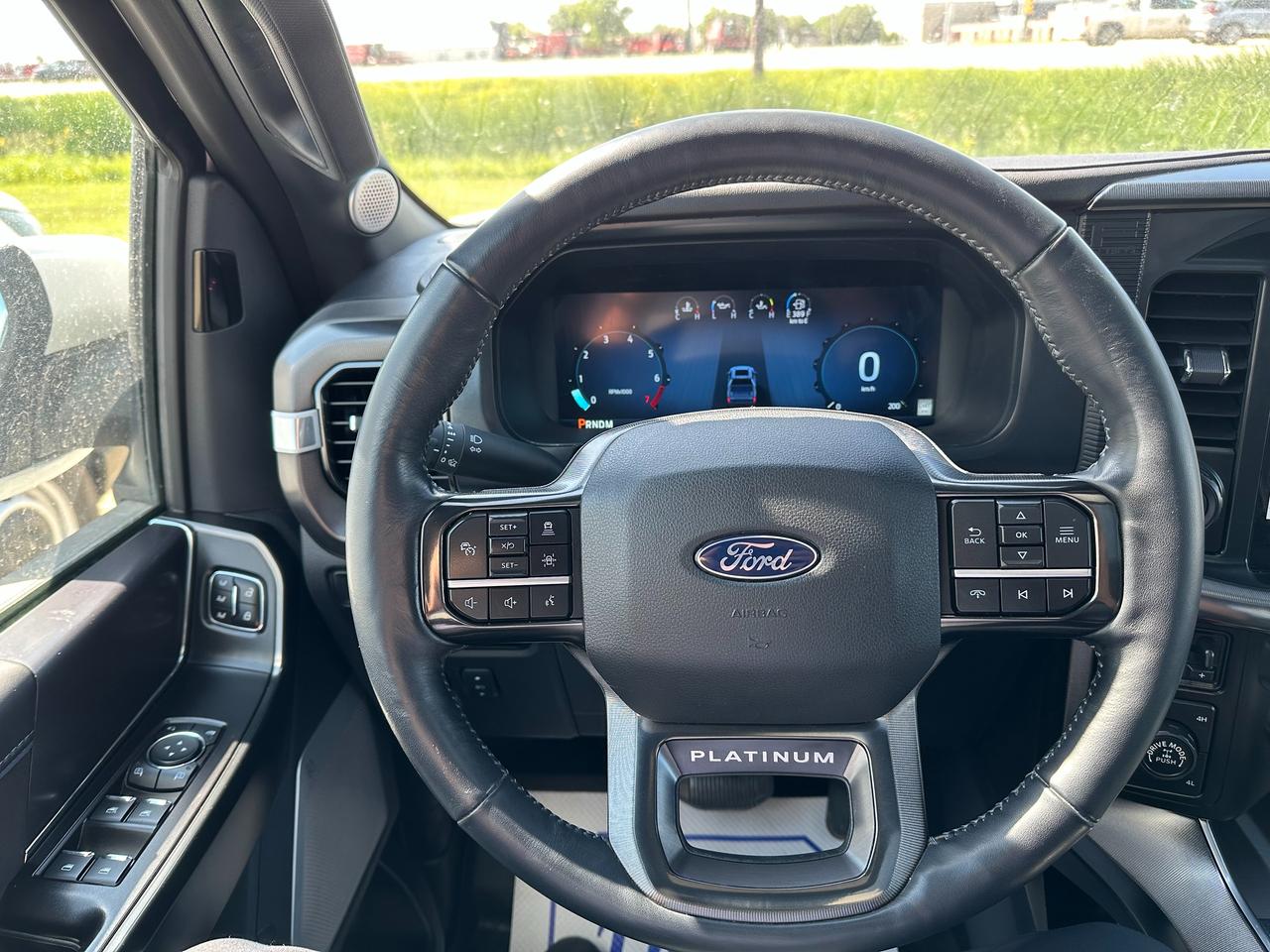 2024 Ford F-150 Platinum Photo5