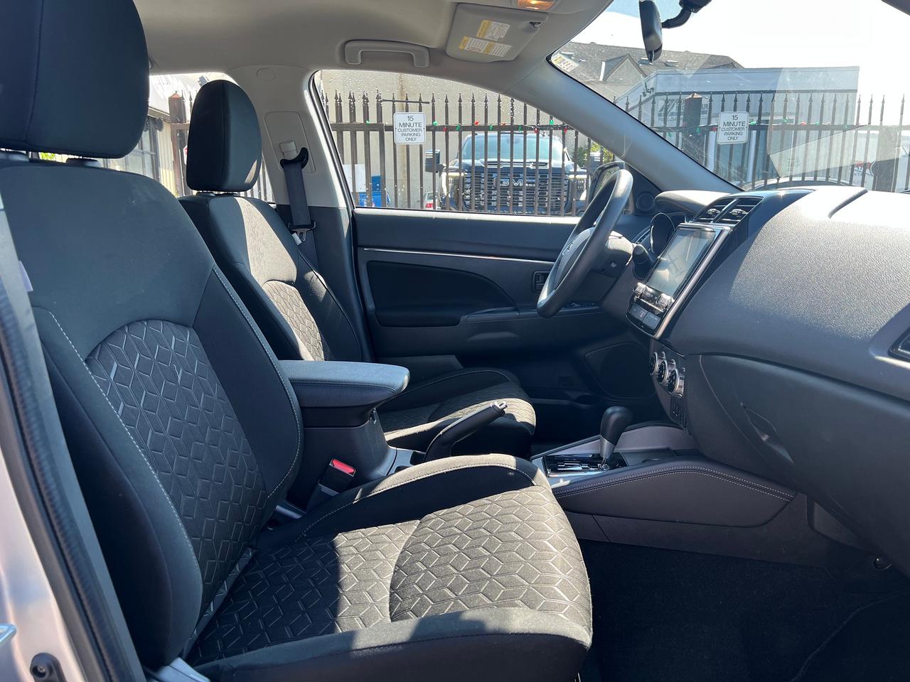 2026 Mitsubishi RVR ES Photo