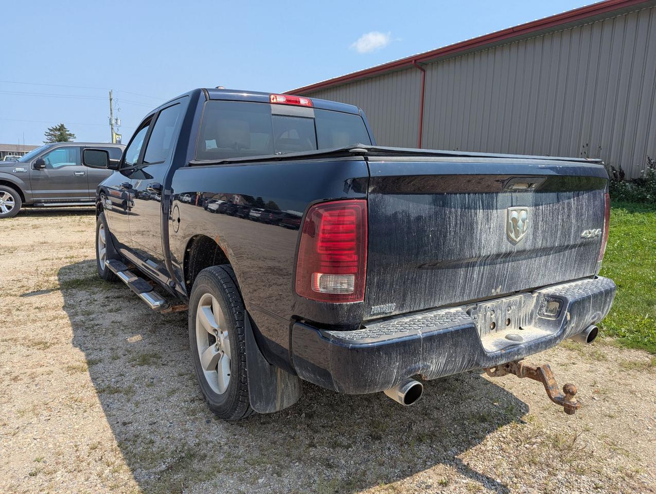2015 RAM 1500 Crew Cab Sport 4x4 Photo3