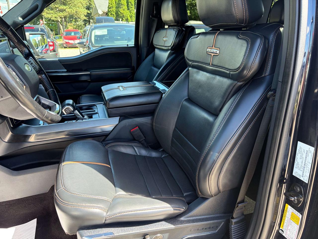 2021 Ford F-150 Platinum 4WD SuperCrew 5.5' Box Photo4