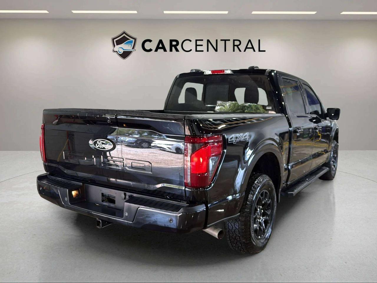 2024 Ford F-150 XLT | CLEAN CARFAX | 1 OWNER | NAVI | LANE ASST Photo