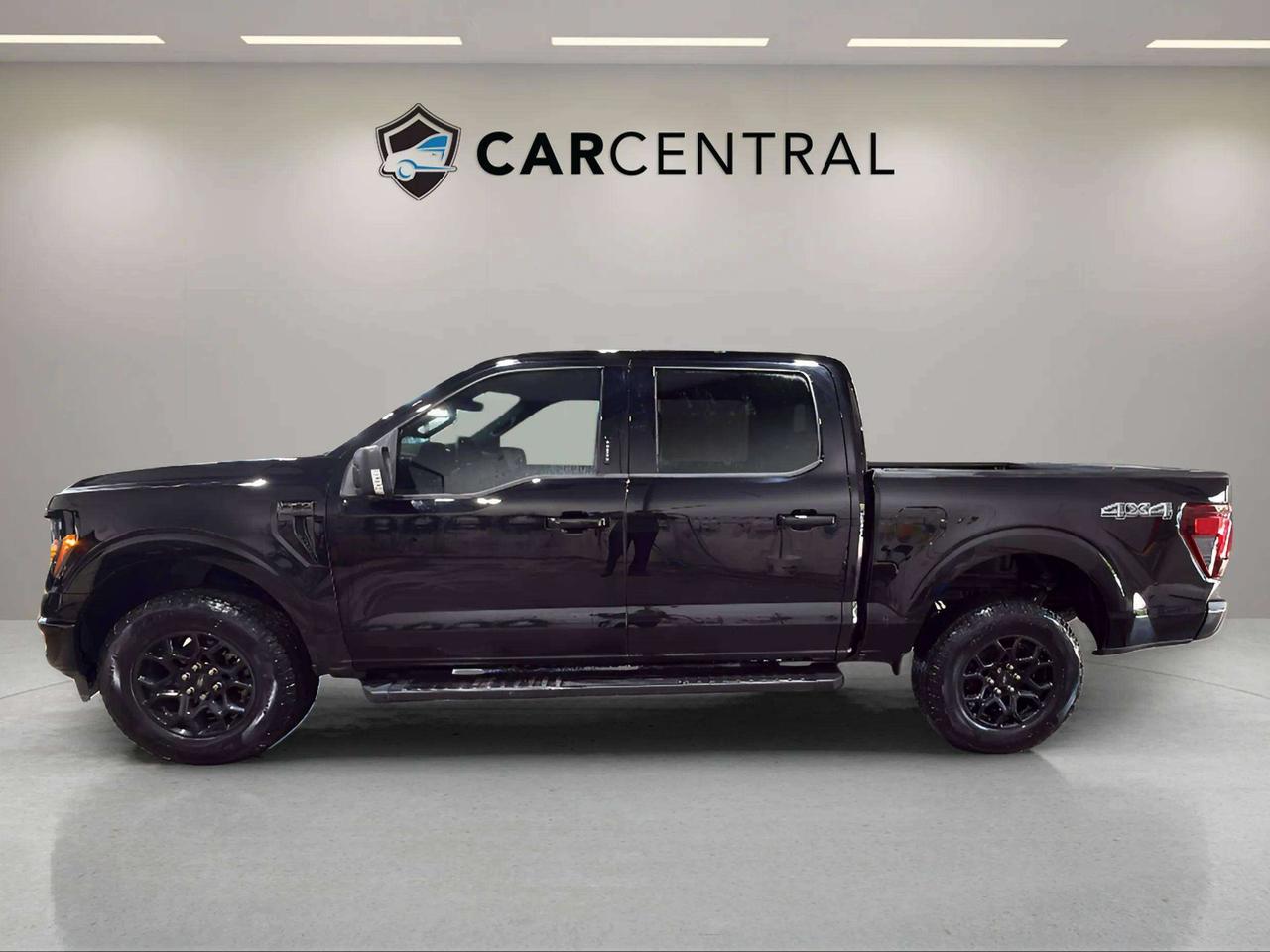 2024 Ford F-150 XLT | CLEAN CARFAX | 1 OWNER | NAVI | LANE ASST Photo