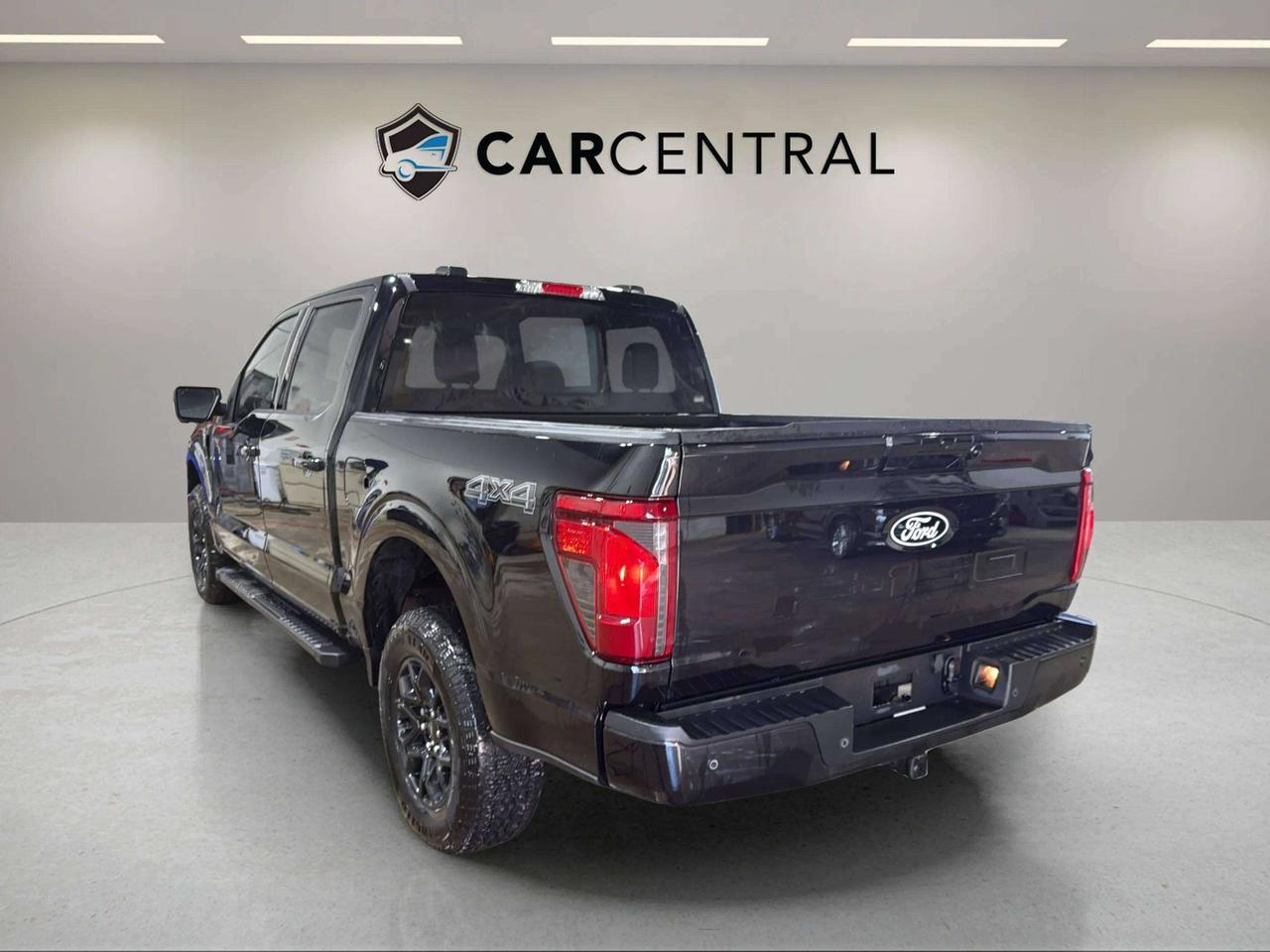 2024 Ford F-150 XLT | CLEAN CARFAX | 1 OWNER | NAVI | LANE ASST Photo