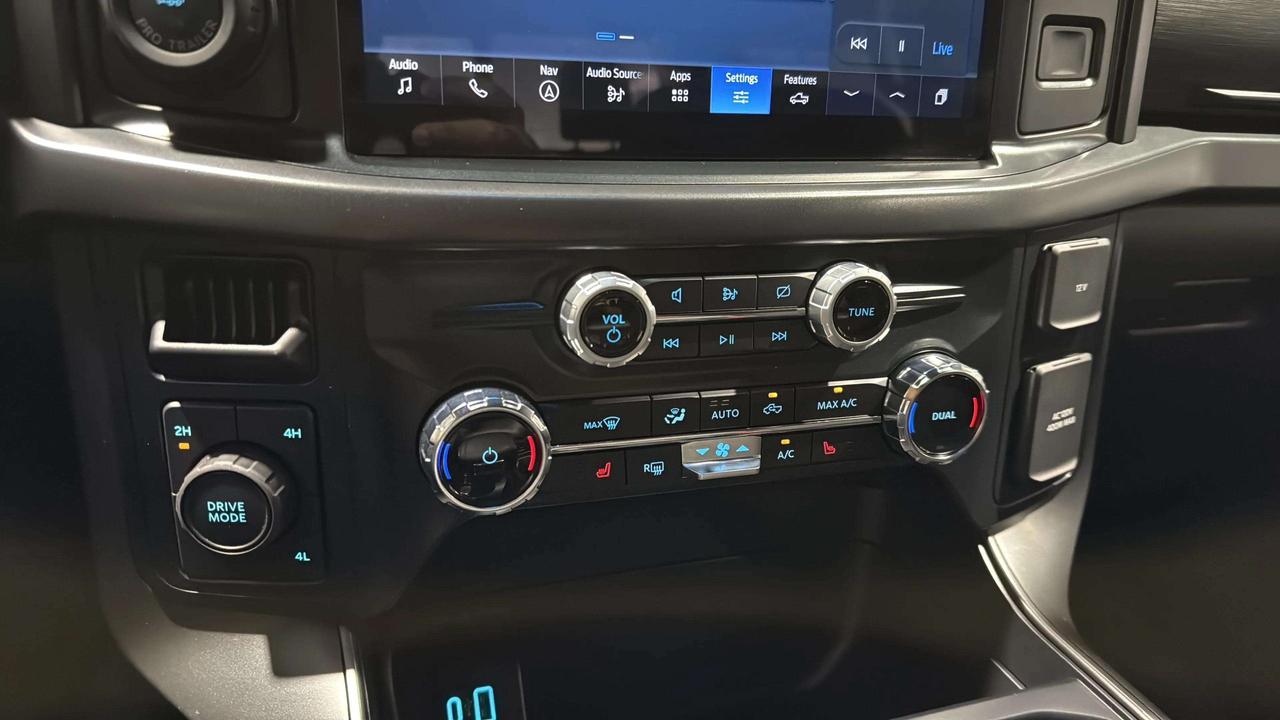 2024 Ford F-150 XLT | CLEAN CARFAX | 1 OWNER | NAVI | LANE ASST Photo