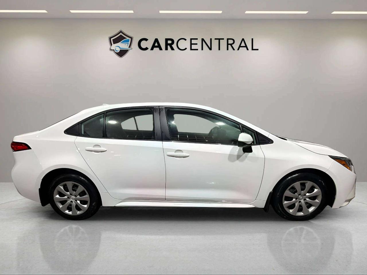 2023 Toyota Corolla LE | CLEAN CARFAX | CARPLAY | ADAP CRUISE | Photo