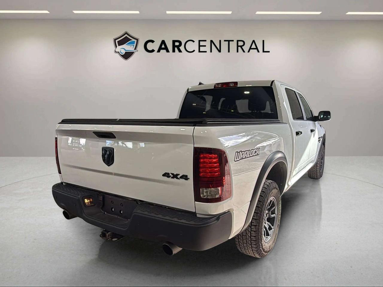 2023 RAM 1500 WARLOCK | CLEAN CARFAX | HEMI |  LOW KMS | Photo4
