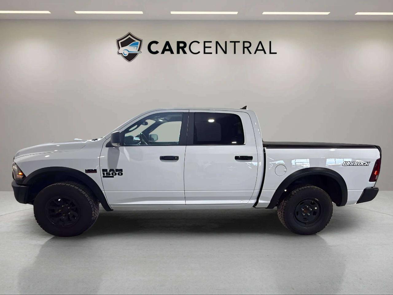 2023 RAM 1500 WARLOCK | CLEAN CARFAX | HEMI |  LOW KMS | Photo5