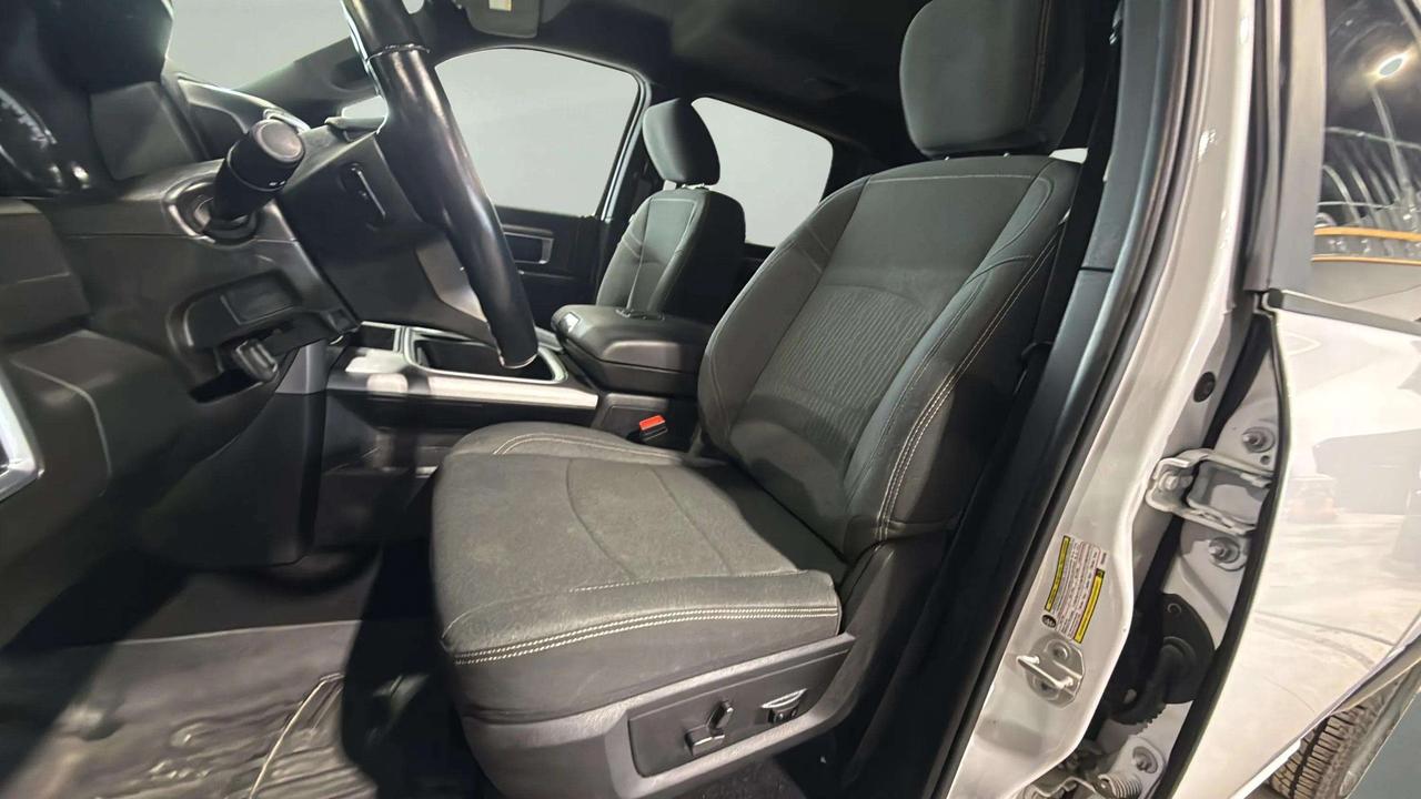 2023 RAM 1500 WARLOCK | CLEAN CARFAX | HEMI |  LOW KMS | Photo