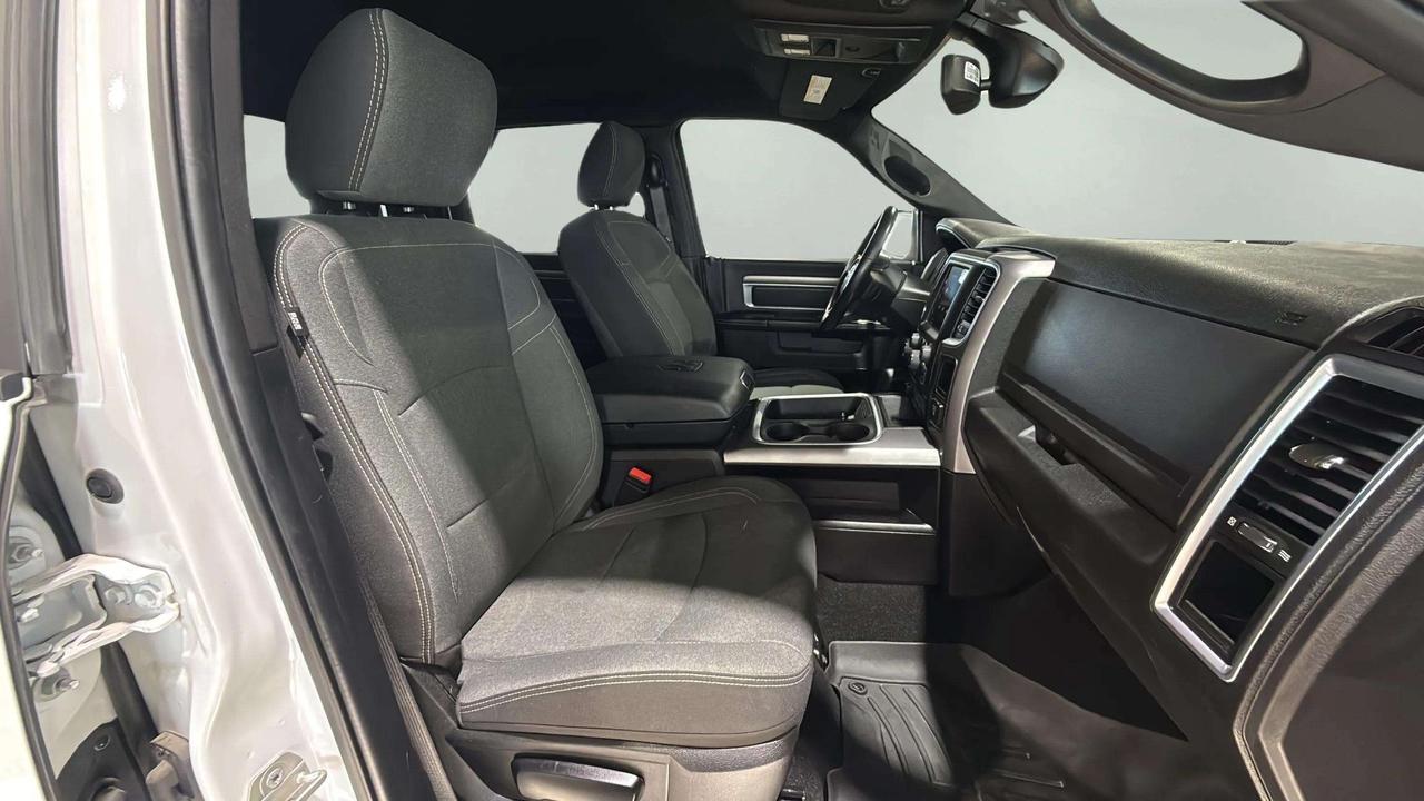 2023 RAM 1500 WARLOCK | CLEAN CARFAX | HEMI |  LOW KMS | Photo