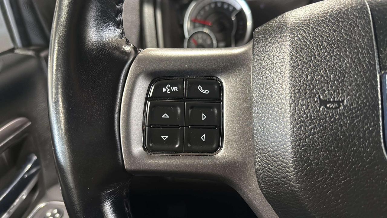 2023 RAM 1500 WARLOCK | CLEAN CARFAX | HEMI |  LOW KMS | Photo
