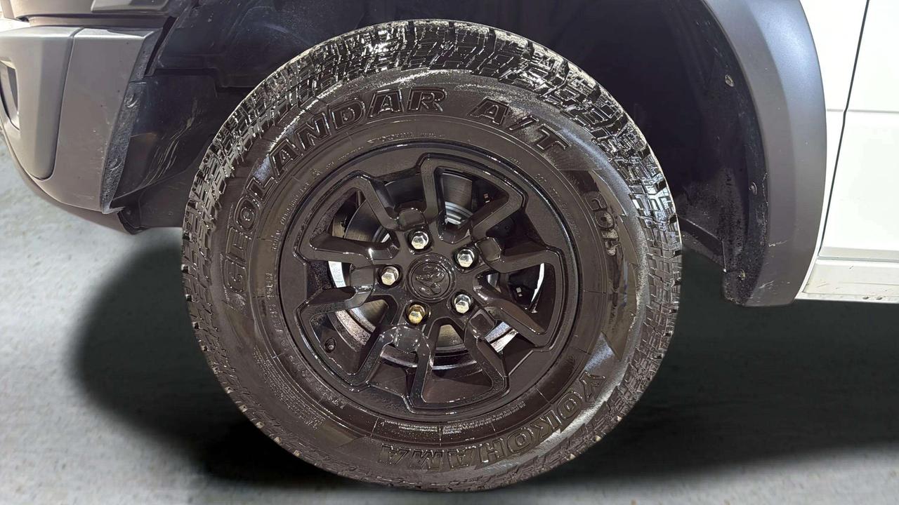 2023 RAM 1500 WARLOCK | CLEAN CARFAX | HEMI |  LOW KMS | Photo