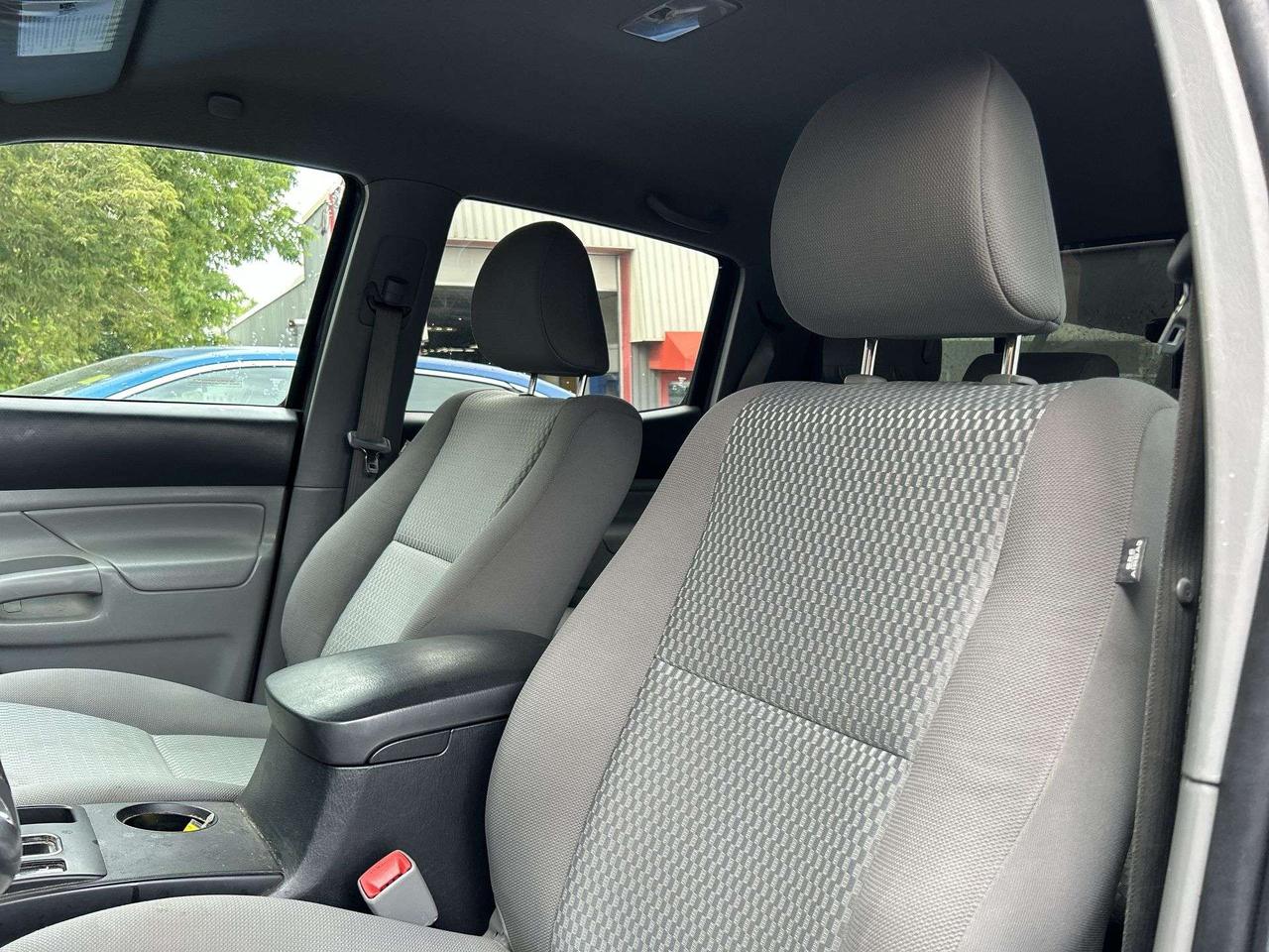 2013 Toyota Tacoma 4X4 | DBL CAB | BOX CAP | TOW PKG | CD PLAYER Photo