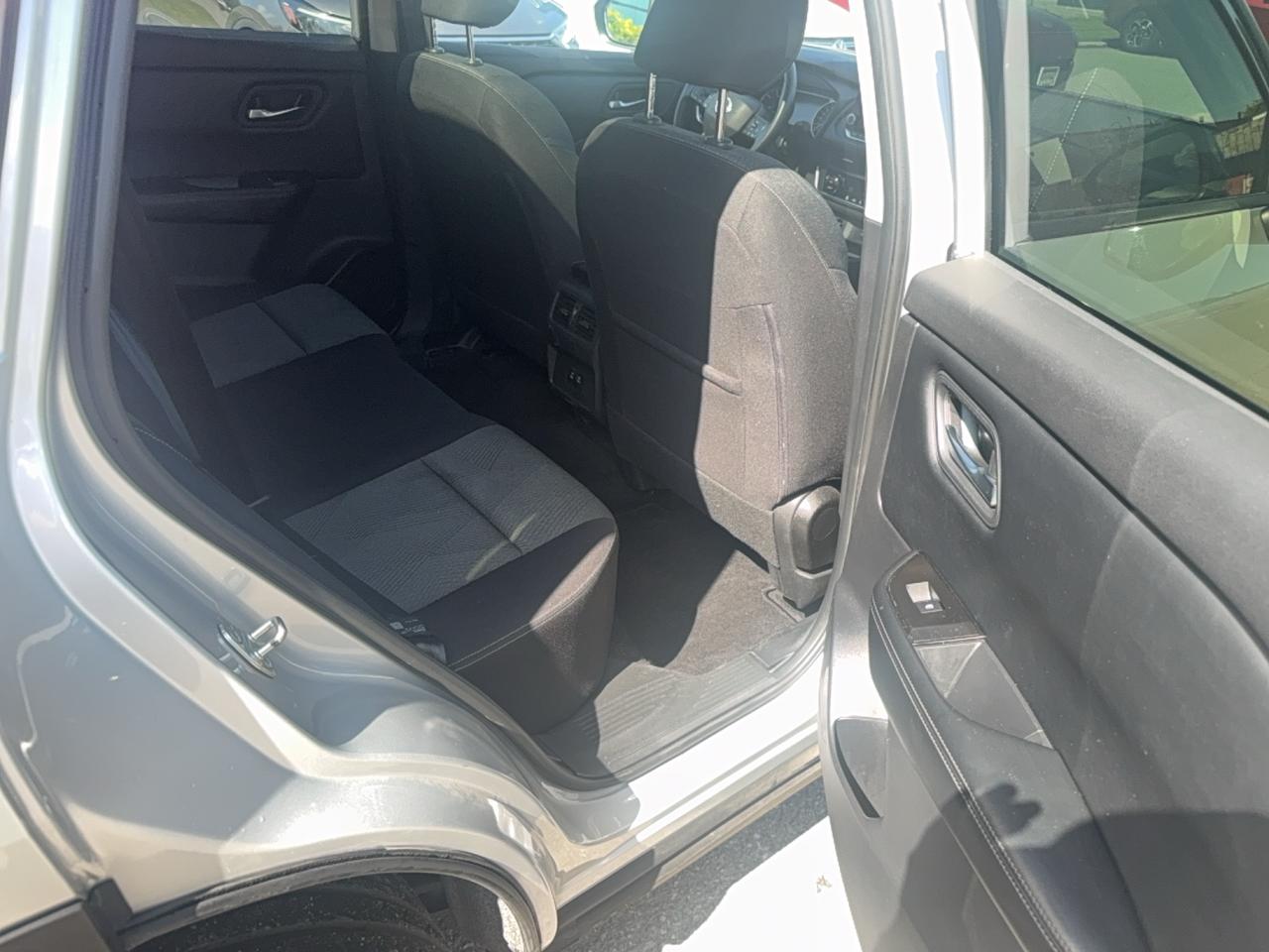 2025 Nissan Rogue SV MOONROOF