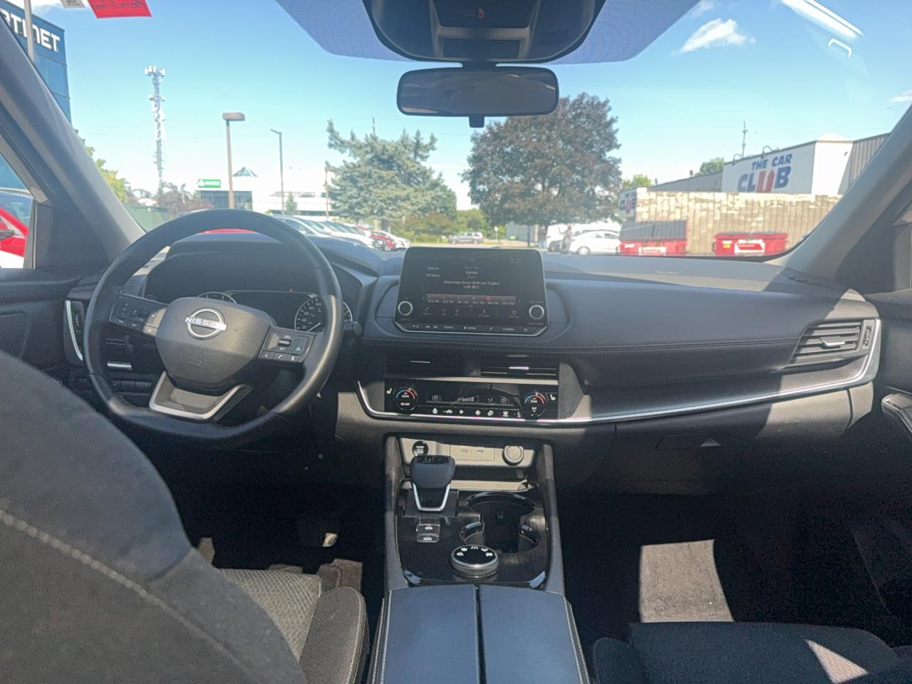 2025 Nissan Rogue SV MOONROOF