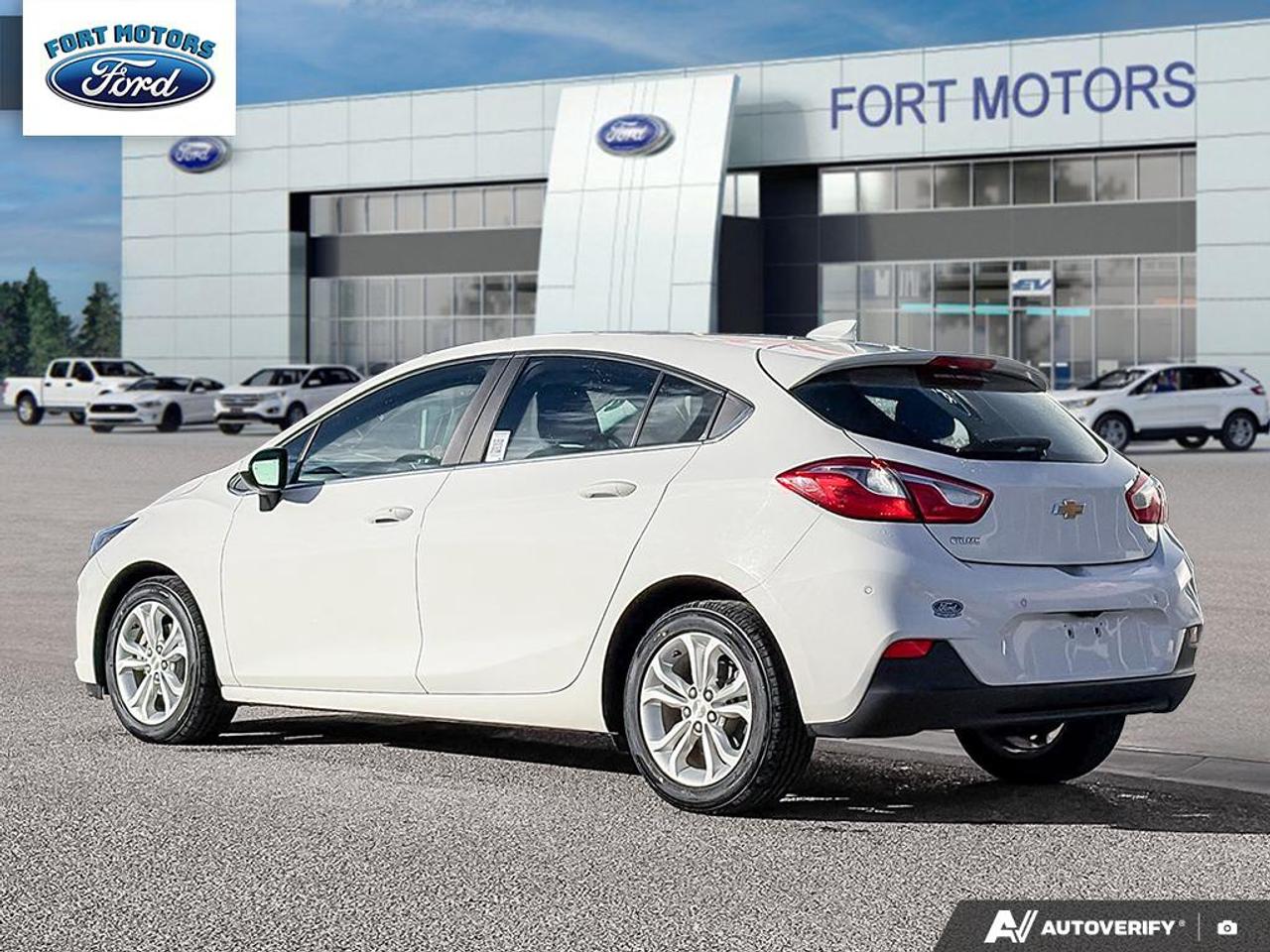 2019 Chevrolet Cruze LT Photo3