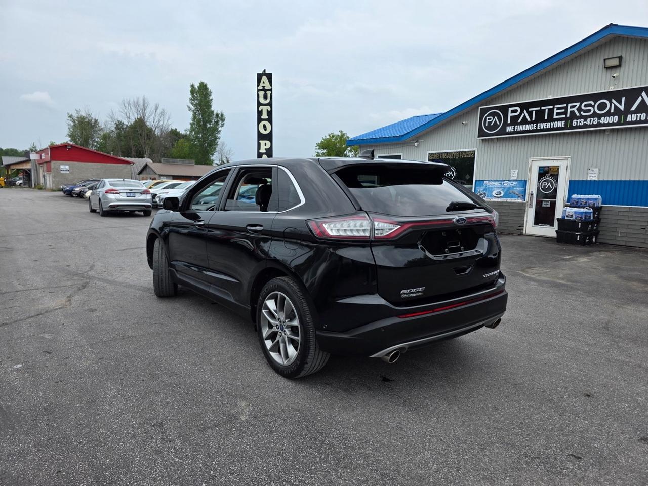 2015 Ford Edge Titanium AWD Photo2
