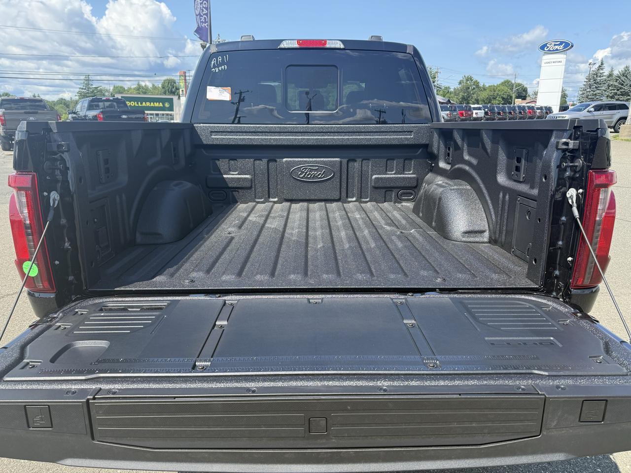 2026 Ford F-150 Tremor 4WD SuperCrew 5.5' Box Photo4