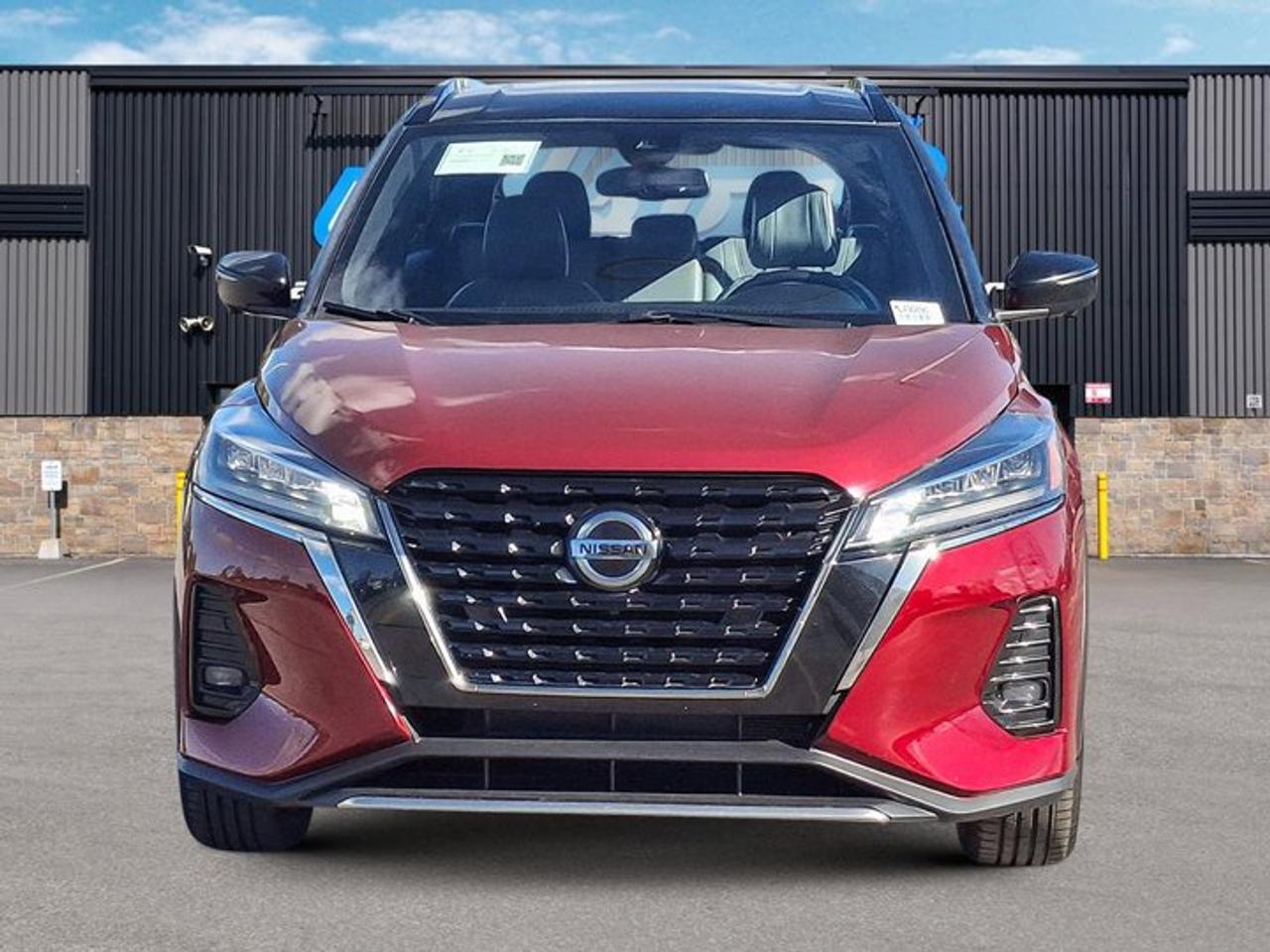 2021 Nissan Kicks SR | Leather | Heated Seats | Remote Start | Bose Audio | CarPlay | 360 Cam | and More ! Photo