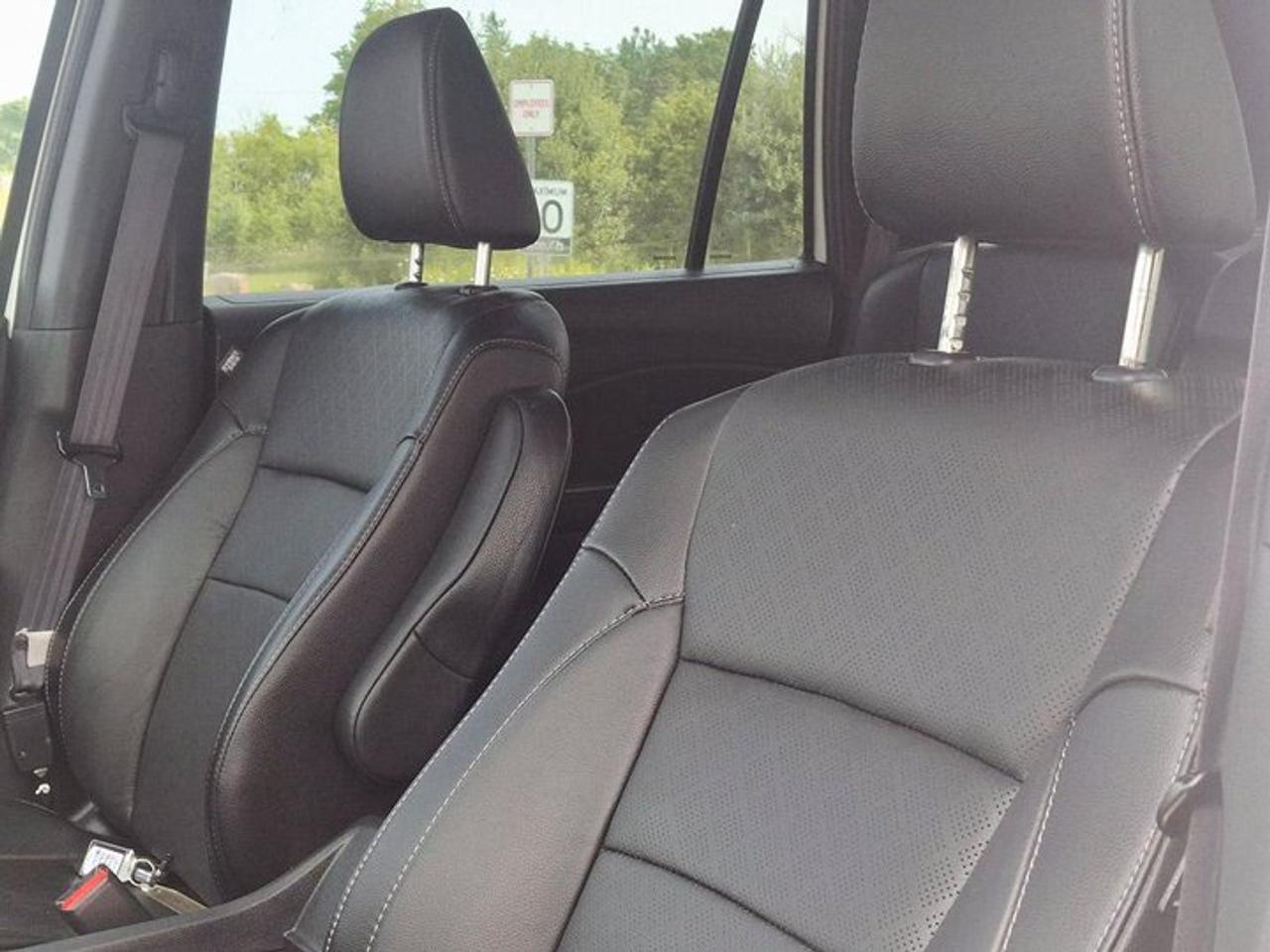 2019 Honda Passport Touring AWD | Leather | Heated Seats + Steering | Cooled Seats | Sunroof | Blind Spot Monitor & More Photo