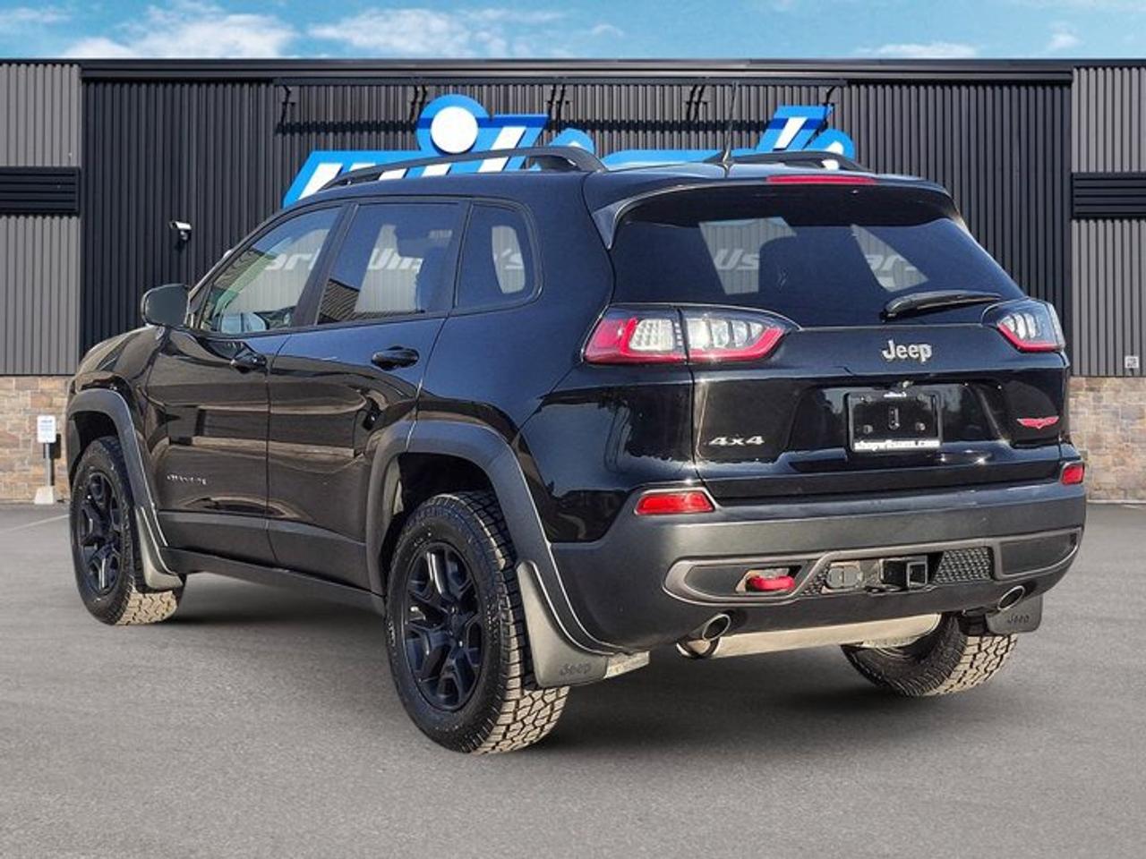 2020 Jeep Cherokee Trailhawk Elite 4x4 | Leather | Trailer Tow Pkg | Heated Seats + Steering | Cooled Seats | and More! Photo