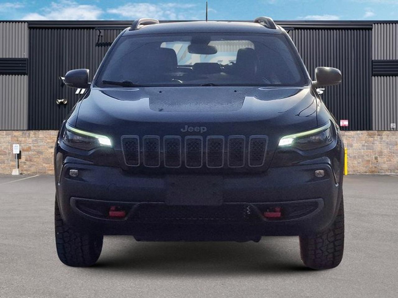 2020 Jeep Cherokee Trailhawk Elite 4x4 | Leather | Trailer Tow Pkg | Heated Seats + Steering | Cooled Seats | and More! Photo