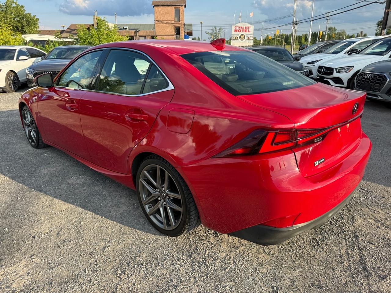 2017 Lexus IS 300 Photo