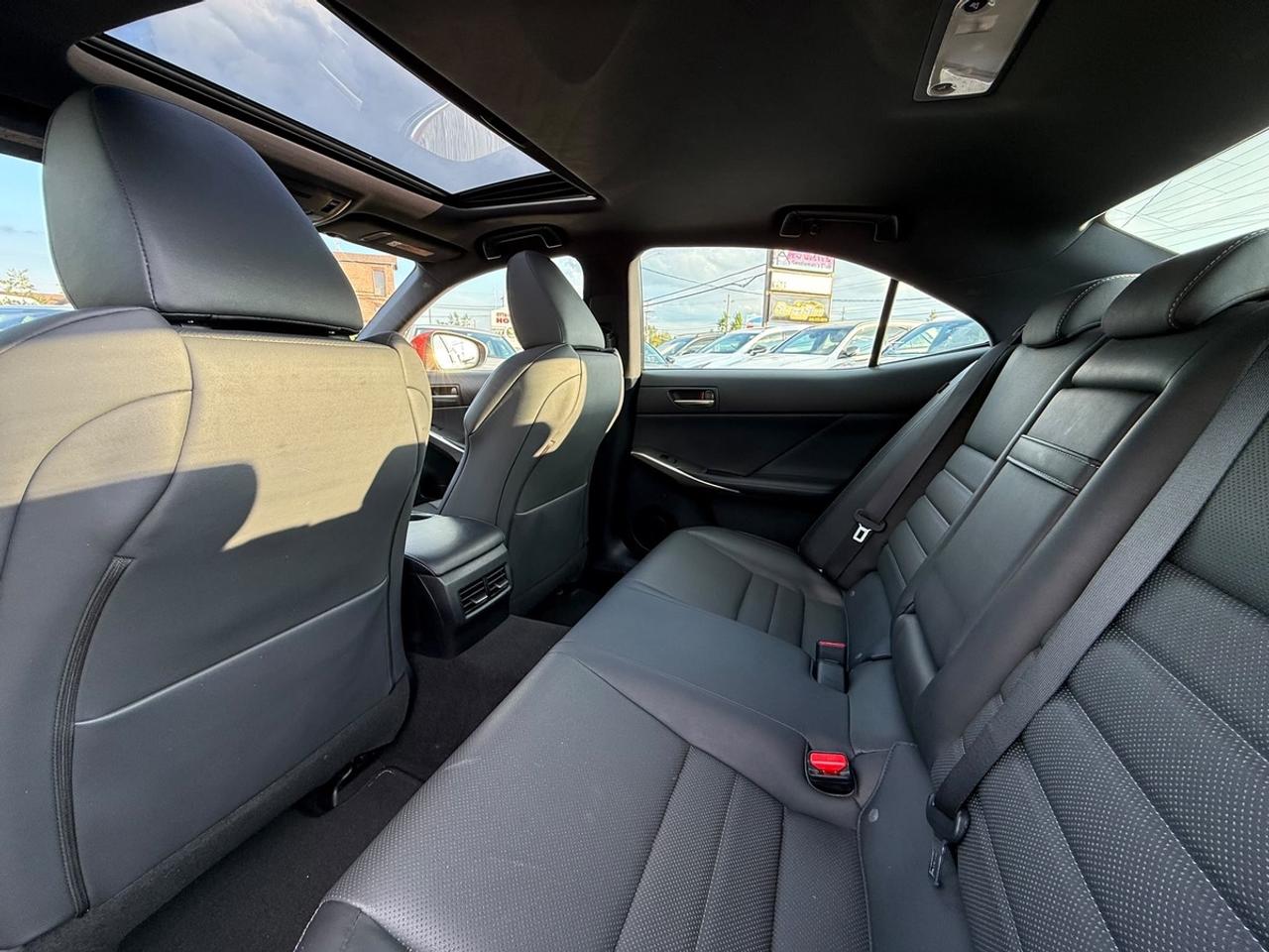 2017 Lexus IS 300 Photo