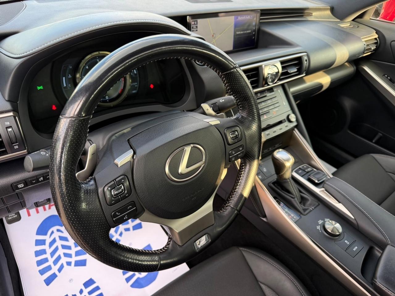 2017 Lexus IS 300 Photo
