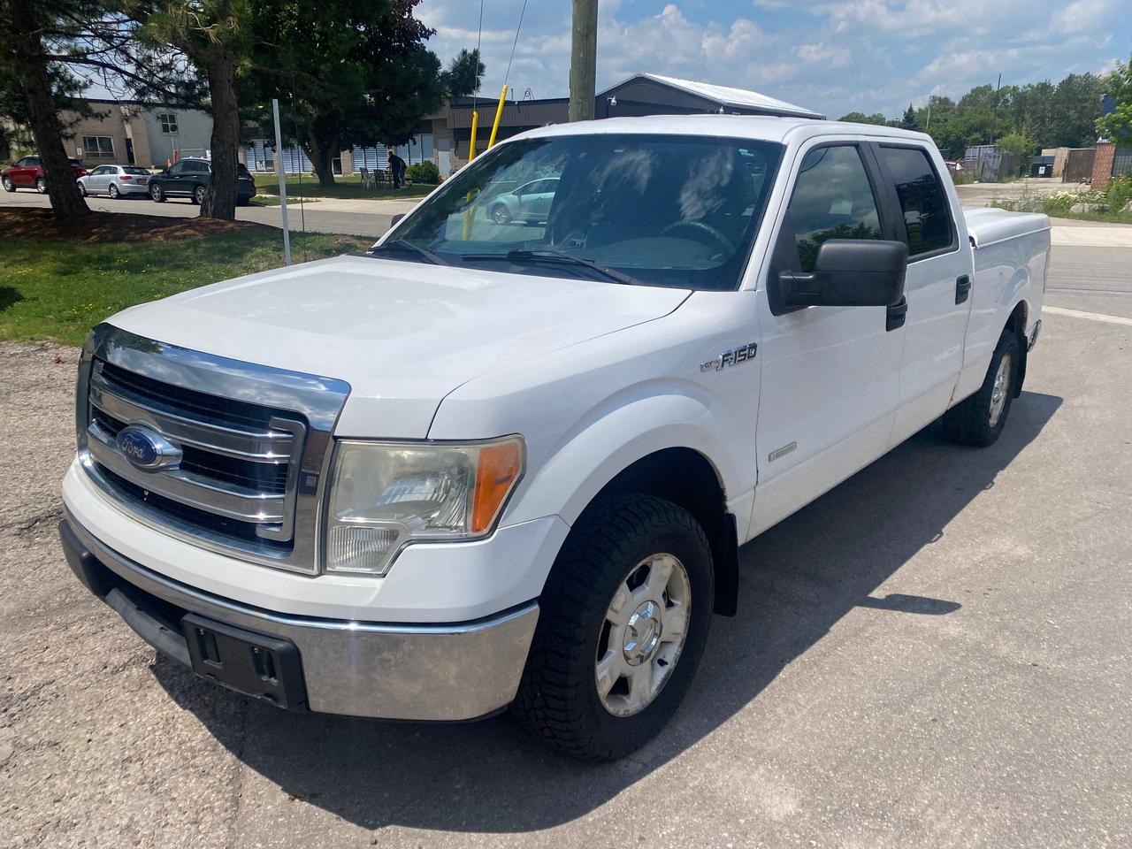 2013 Ford F-150 XLT Photo1