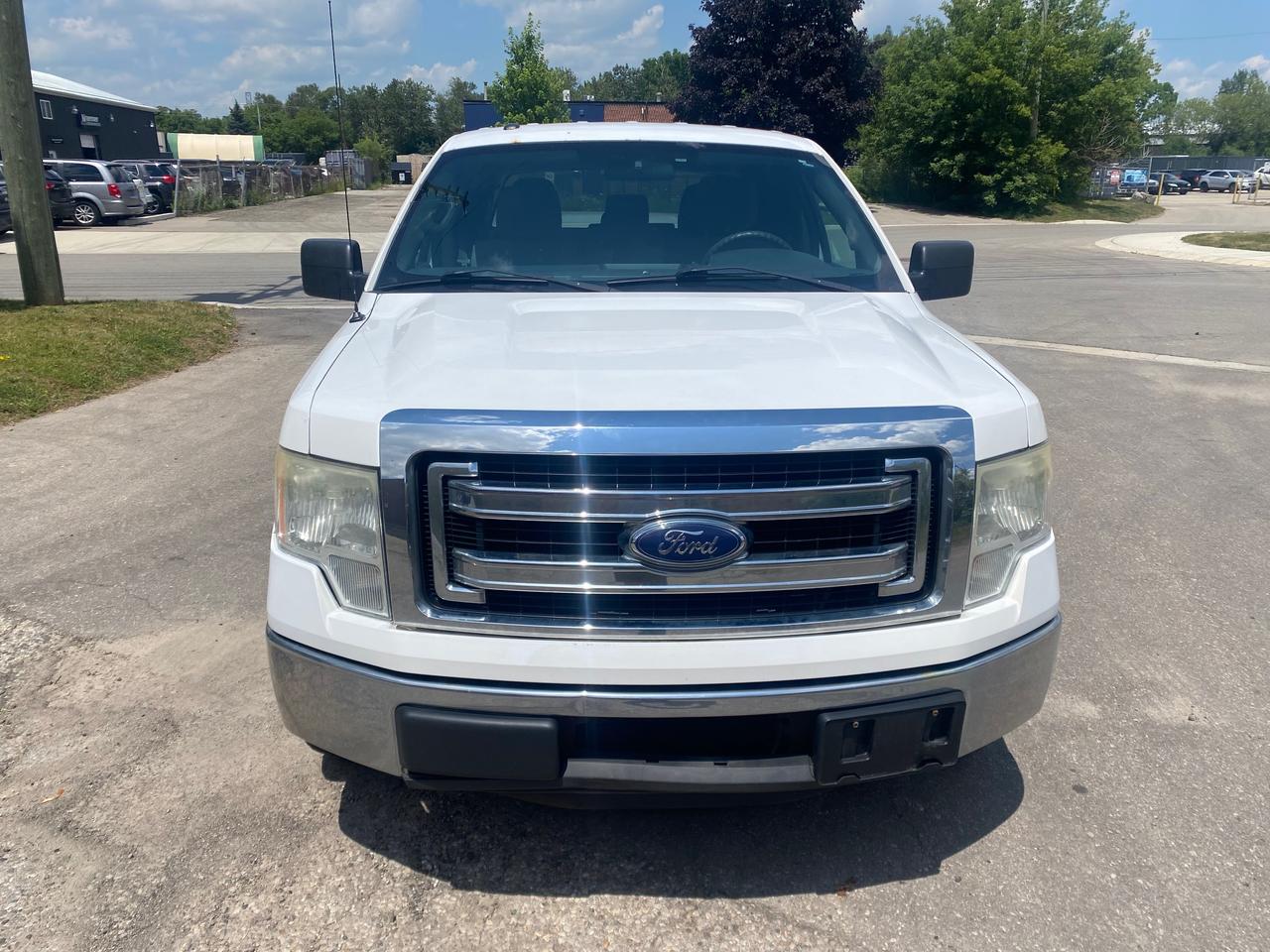 2013 Ford F-150 XLT Photo2