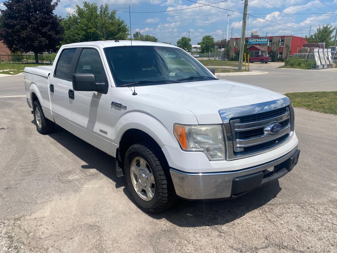 2013 Ford F-150 XLT Photo3