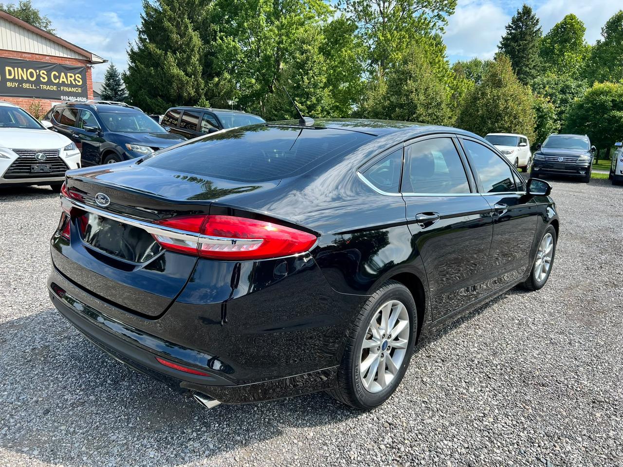 2017 Ford Fusion SE CERTIFIED Photo4