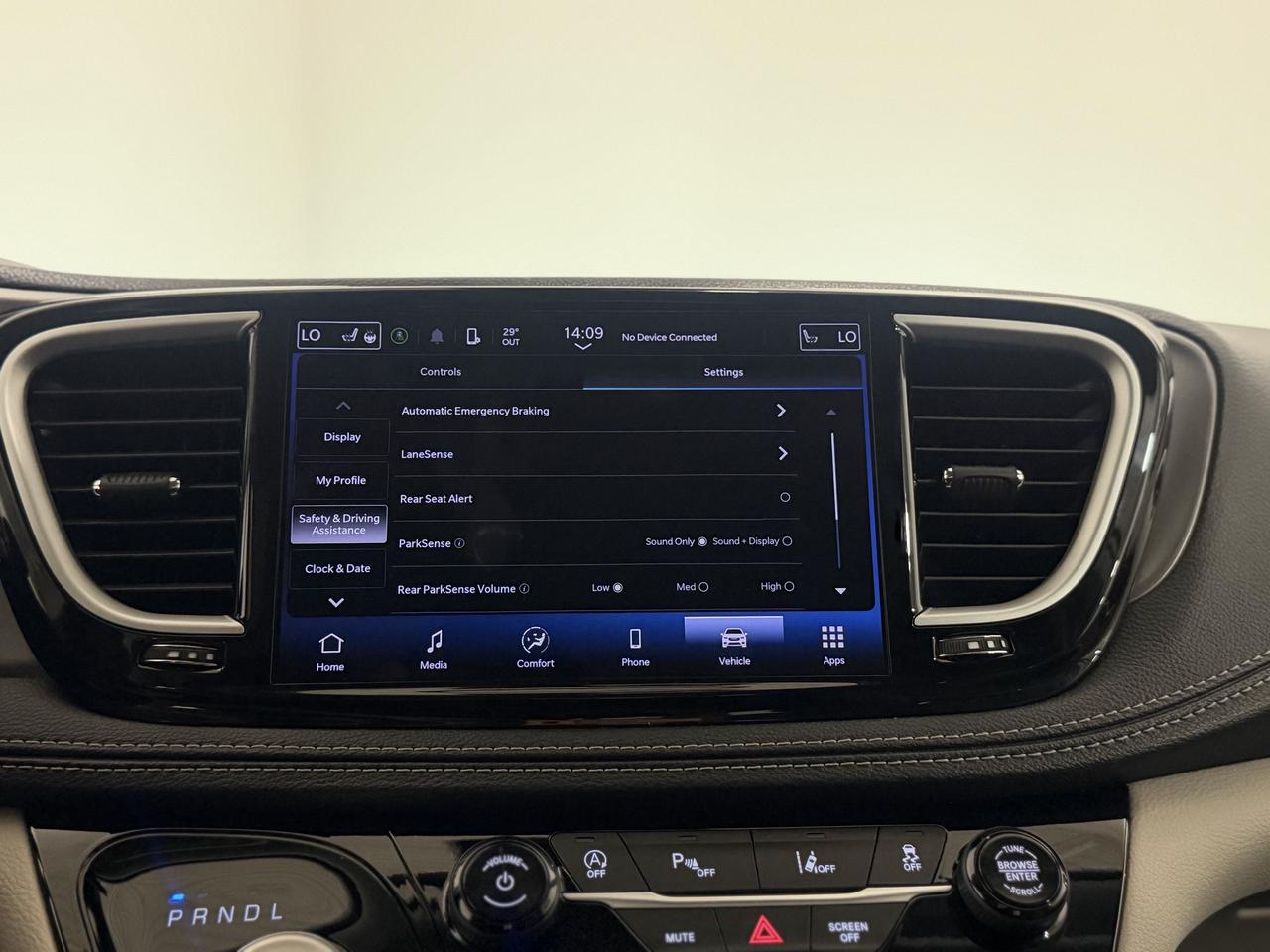 2024 Chrysler Pacifica TOURING-L | CARPLAY | LEATHER | CAPTAIN SEATS! Photo
