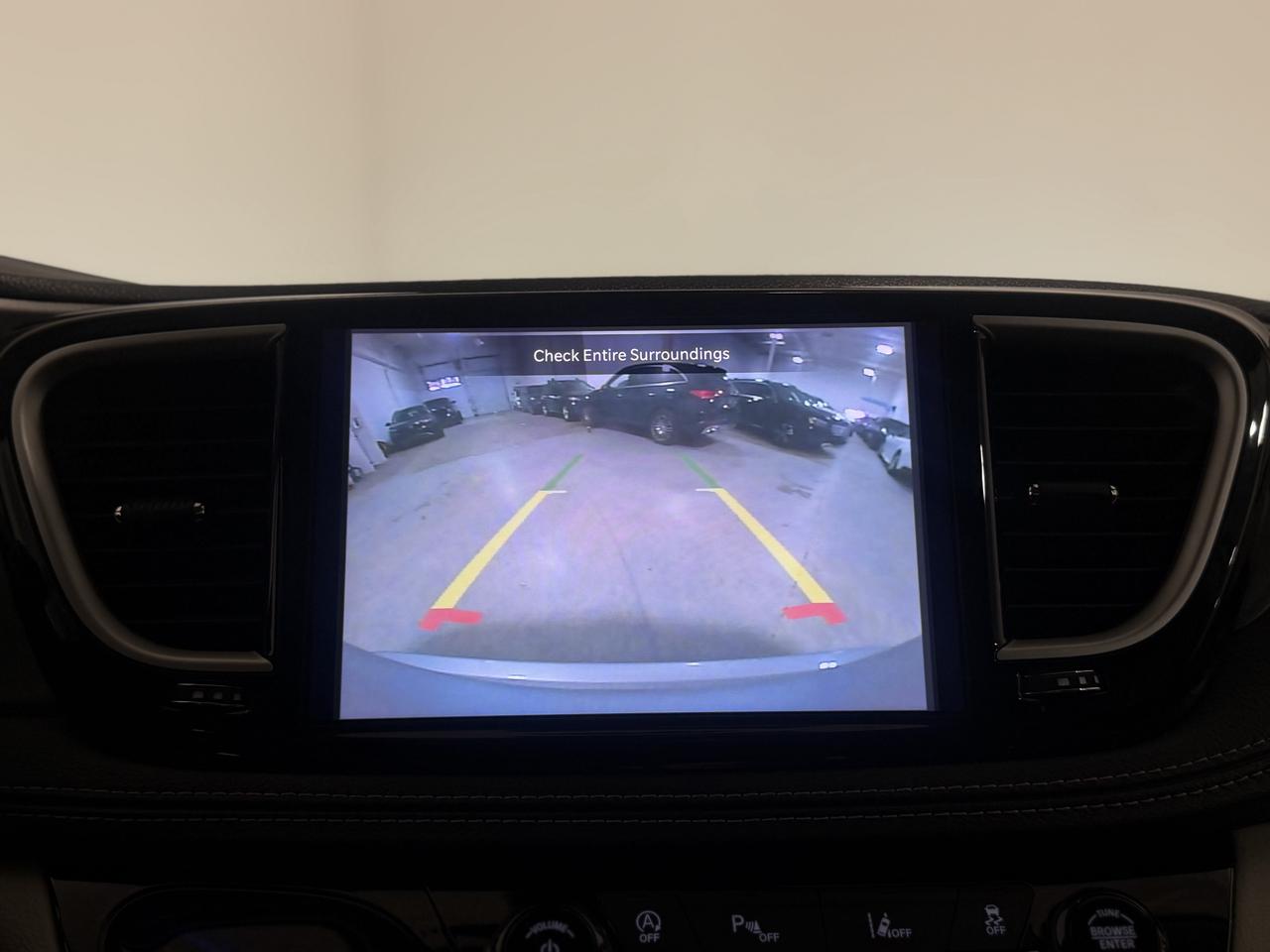 2024 Chrysler Pacifica TOURING-L | CARPLAY | LEATHER | CAPTAIN SEATS! Photo