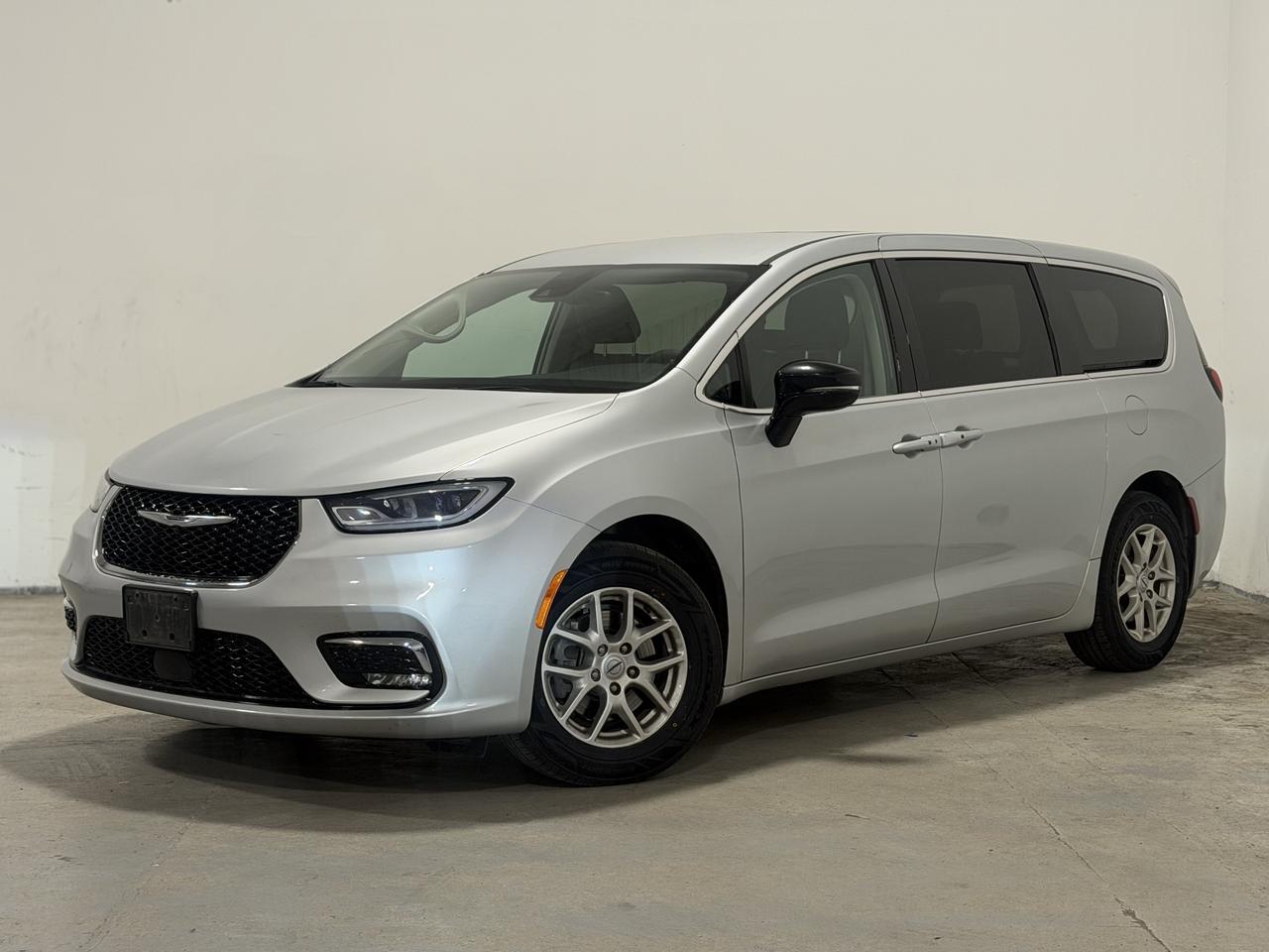 2024 Chrysler Pacifica TOURING-L | CARPLAY | LEATHER | CAPTAIN SEATS! - Photo #1