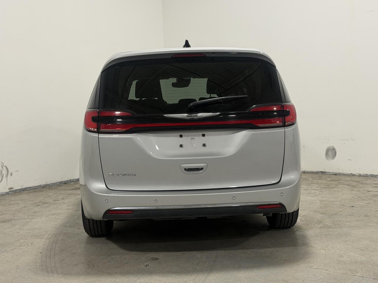 2024 Chrysler Pacifica TOURING-L | CARPLAY | LEATHER | CAPTAIN SEATS! Photo4