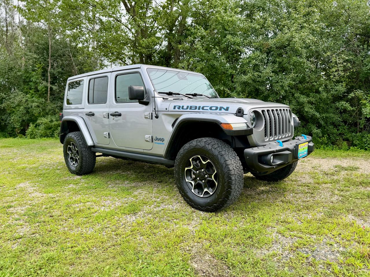 <p>Your Adventures Await! Check out this load Rubicon 4XE featuring, Hybrid only mode with range up-to 47kms - Leather-Faced seats w/ Rubicon Logo & Utility Grid, Preferred Package 29V, Cold Weather Group, Trailer Tow & HD Electrical Group, Safety Group, Advanced Safety Group, Steel Bumper Group, Hardtop Liner, Cargo Management, Remote Start, Off-Road Camera, Heated Front Seats, Carplay / Android Auto, Navigation, Off-road Apps, 4:1 Rock-Trac Full Time 4WD, 4.10 Rear Axle, Auto All Wheel Driver, Push Button start, and more!</p><p>Drive away today for as little as $318 bi-weekly with $0 down for 84 months at 8.99%, OAC. (Includes taxes and applicable fees. Total obligation: $34,326.96 + interest. All loans are open with no early payment penalties.) If you&rsquo;re working with a budget or rebuilding credit, we have flexible options to help you get approved&mdash;just reach out and we&rsquo;ll walk you through everything.</p><p>At Callan Motors, all our vehicles come certified in Ontario unless otherwise noted. Every car receives a full mechanical inspection so you can drive with confidence. Plus, we stand behind our work with a 30-Day / 1,000-KM in-house warranty on repairs completed for certification or while in our inventory.&nbsp;We&rsquo;ve proudly served Perth and the surrounding area for over 3 decades, offering reliable vehicles at fair prices. We keep our prices competitive&mdash;often below market&mdash;and update them regularly so you know you&rsquo;re getting solid value. Our team is available 7 days a week to answer any questions online or in person Monday through Saturday.</p><p>* Additional costs may include: HST, Documentation Fee ($299), Licensing ($125), Carfax ($50) and/or OMVIC Fee ($22).Each deal is different, any additional fee(s) or bank financing fee(s) will be explained during your visit to the dealership.</p>
