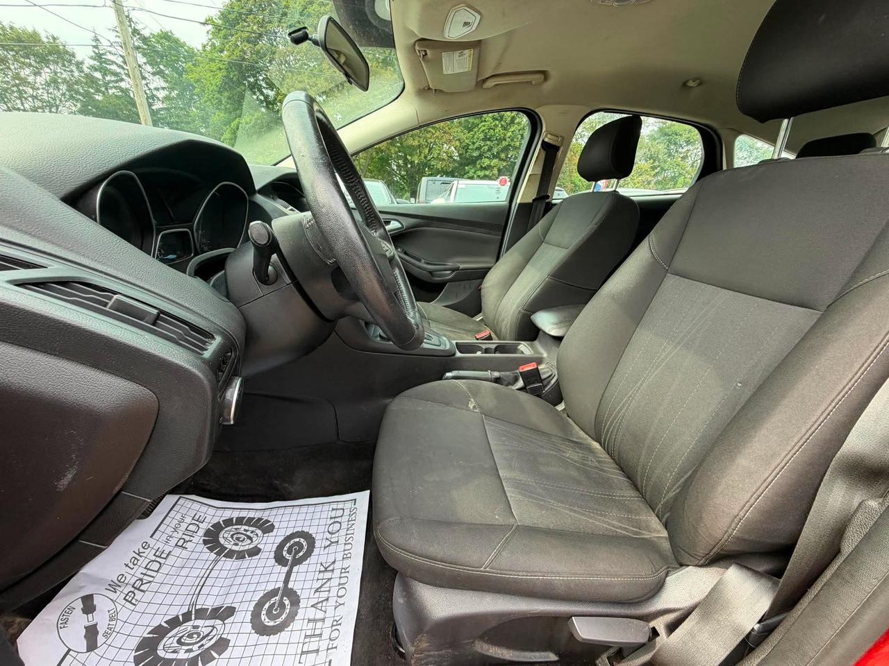 2018 Ford Focus SE Hatch - Photo #9