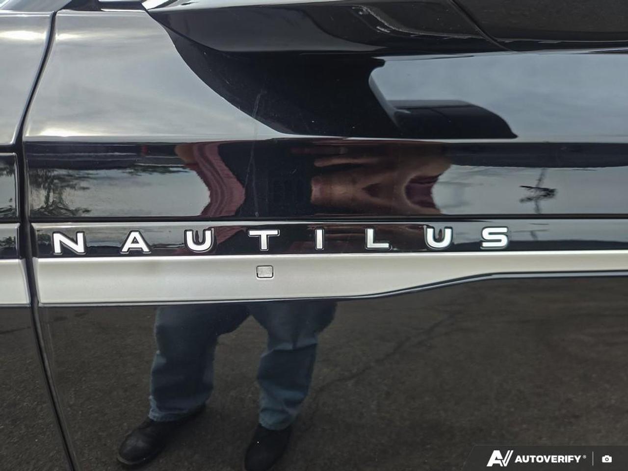2025 Lincoln Nautilus Premiere LOW RATES | ONE OWNER | NO ACCIDENTS | Photo