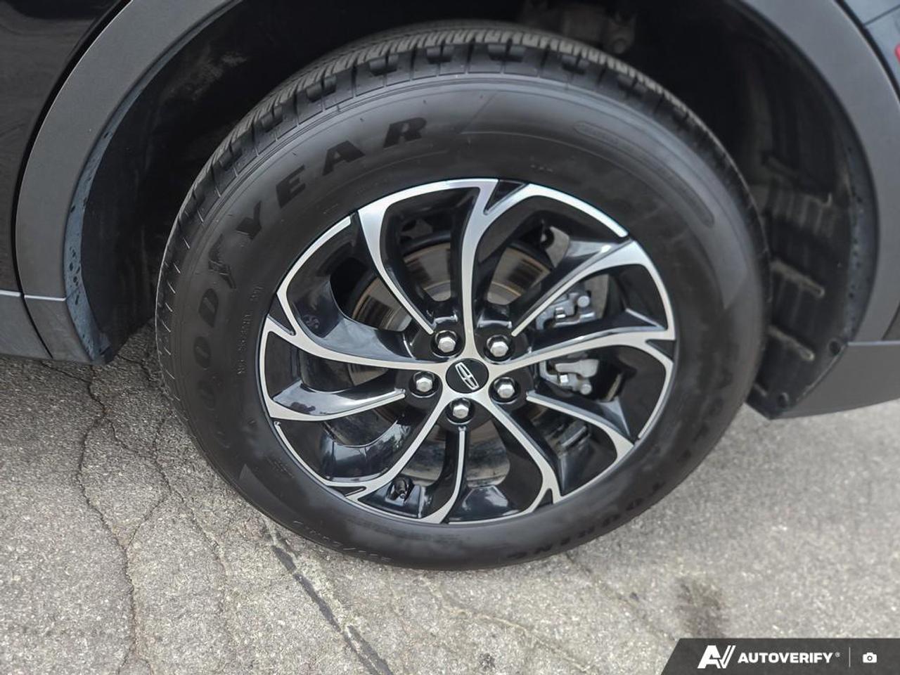 2025 Lincoln Nautilus Premiere LOW RATES | ONE OWNER | NO ACCIDENTS | Photo