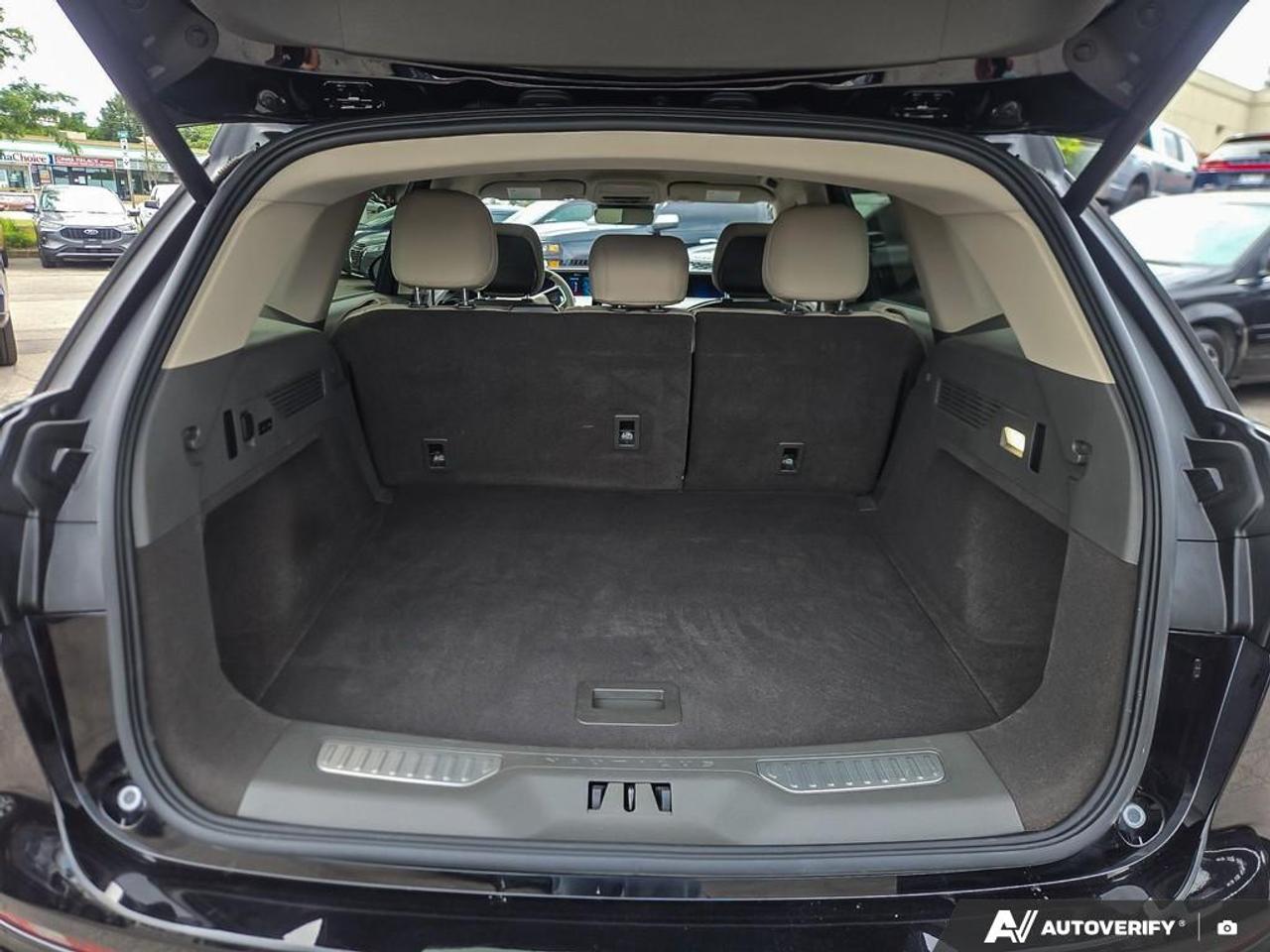 2025 Lincoln Nautilus Premiere LOW RATES | ONE OWNER | NO ACCIDENTS | Photo